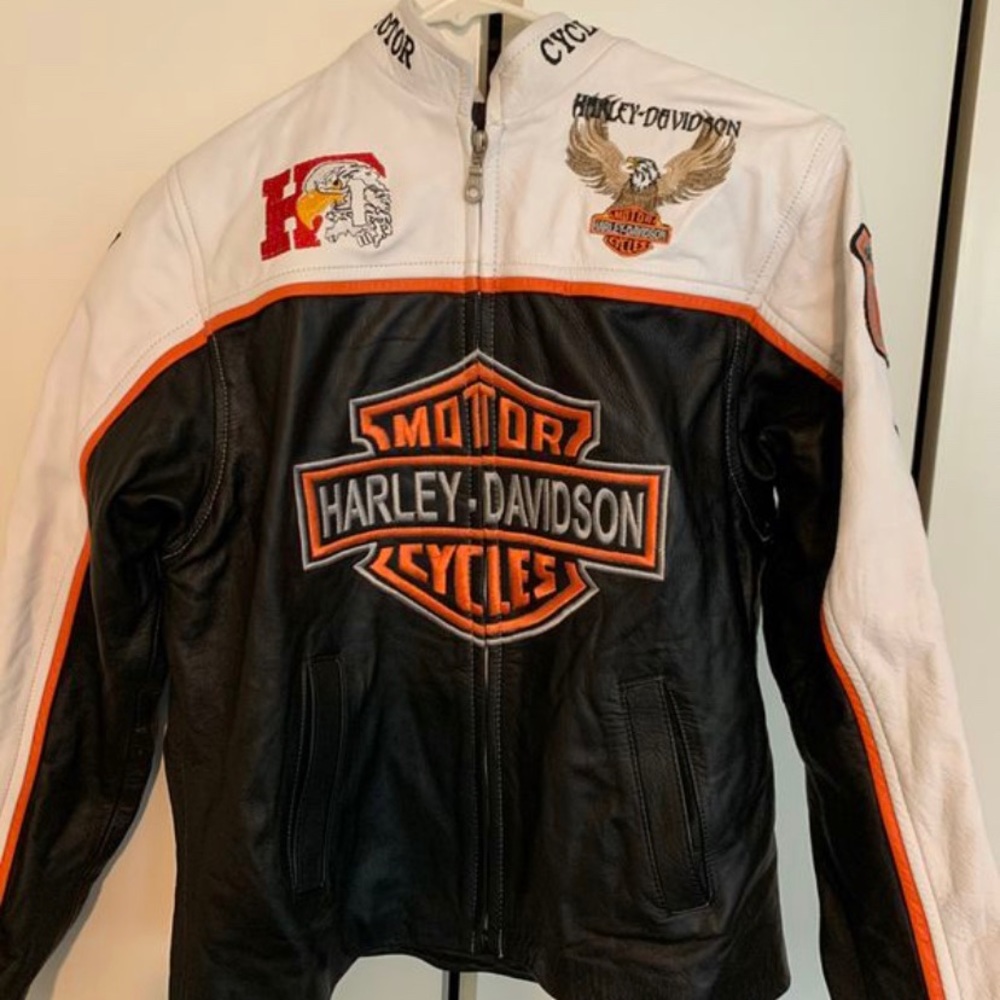 Women’s leather jacket